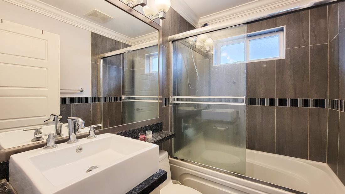 Hot Tub / Spa Photo of 5977 151 Street, Surrey, BC