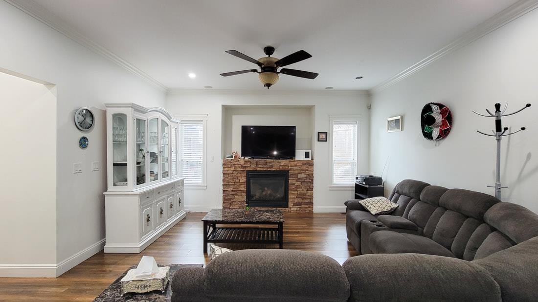 Kitchen Island Photo of 5977 151 Street, Surrey, BC