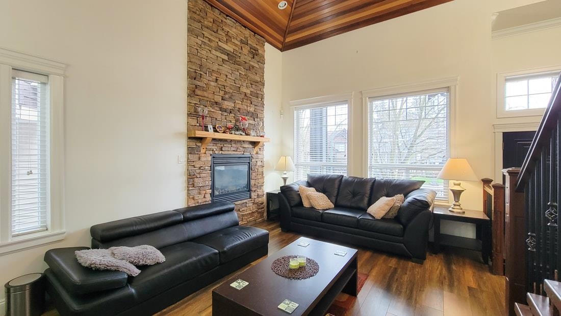 Living Room Photo of 5977 151 Street, Surrey, BC