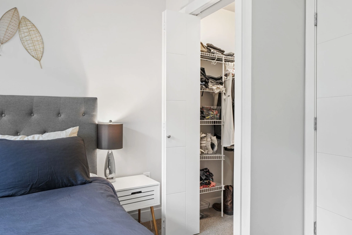 Walk-In Closet Photo of 206 45562 Airport Road, Chilliwack, BC