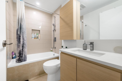 Primary Bathroom Photo of 912 2108 Gilmore Avenue, Burnaby, BC