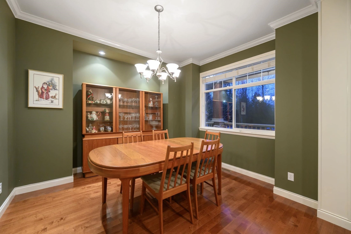 Family Room Photo of 24270 Mcclure Drive, Maple Ridge, BC