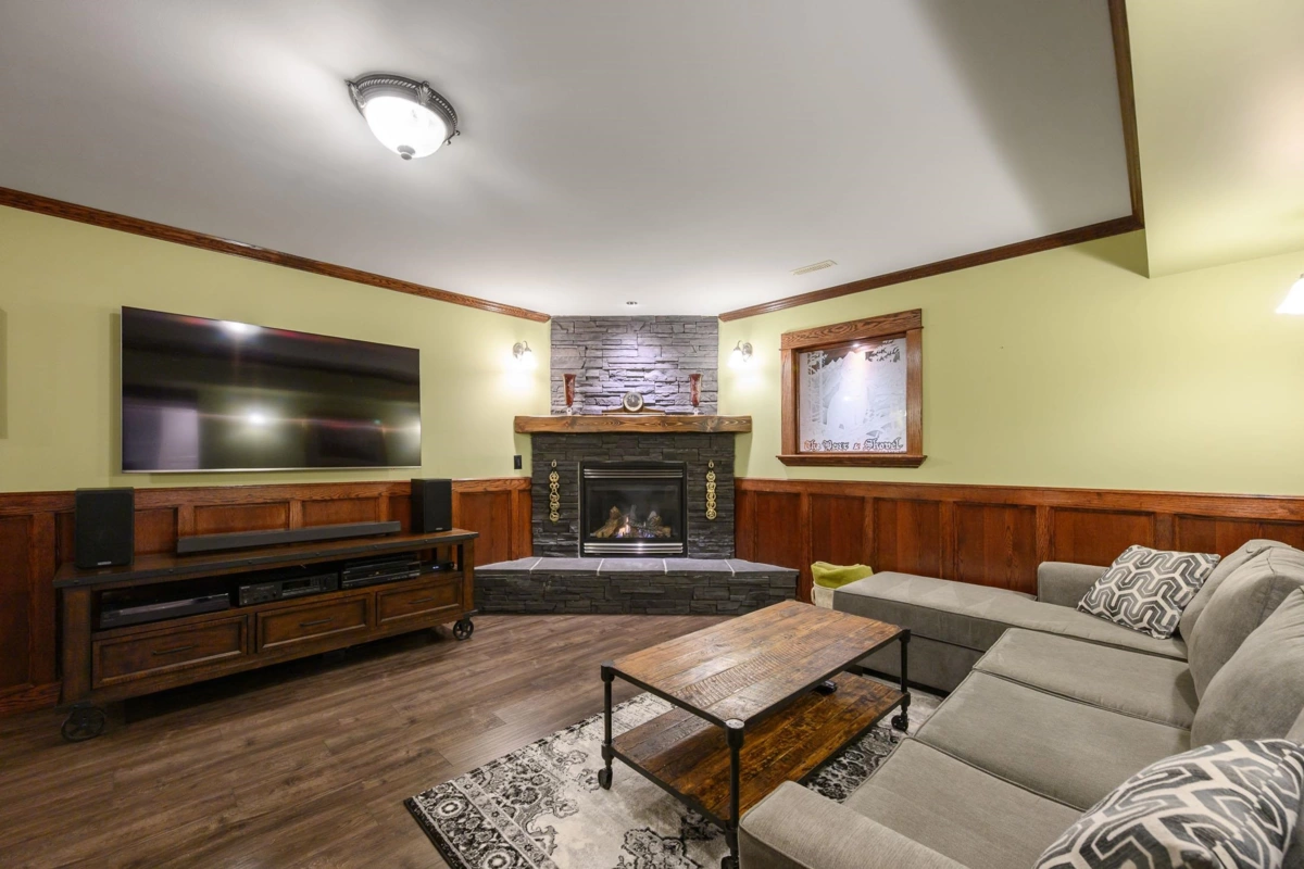 Hallway Photo of 24270 Mcclure Drive, Maple Ridge, BC