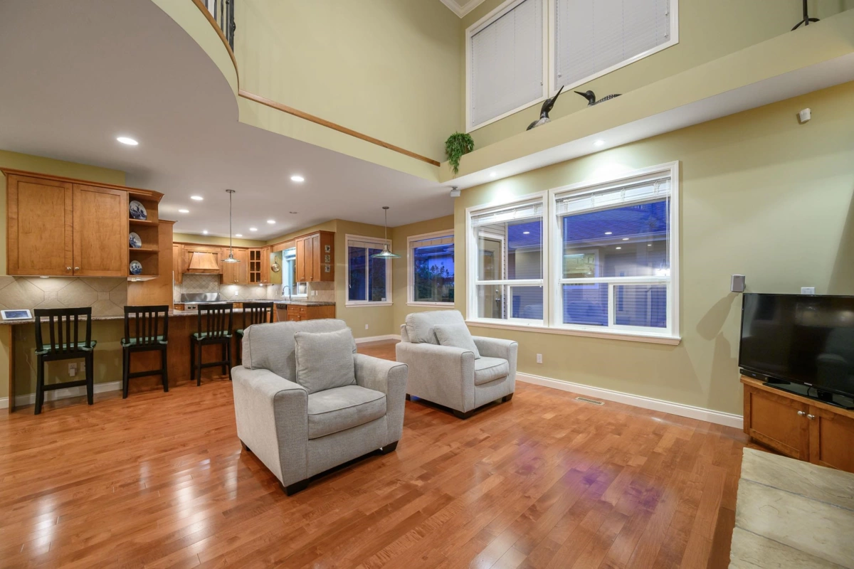 Kitchen Island Photo of 24270 Mcclure Drive, Maple Ridge, BC