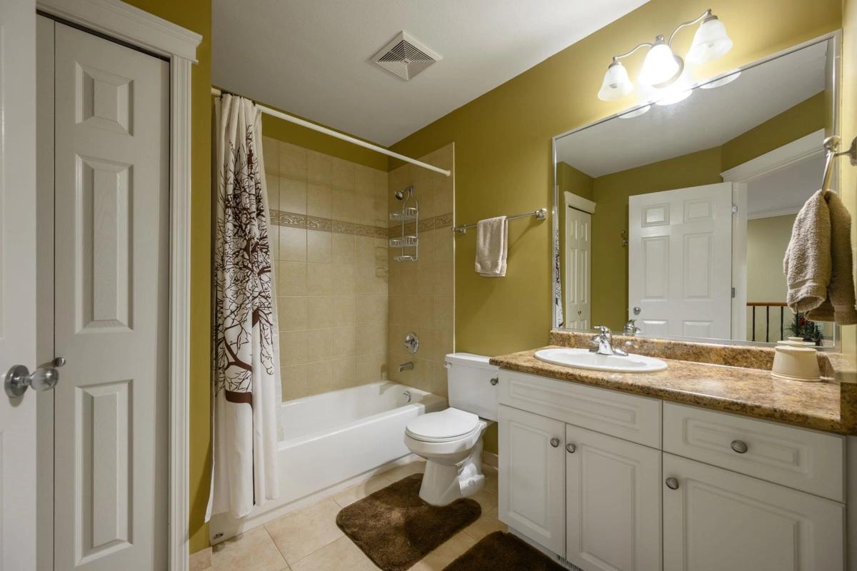 Mudroom Photo of 24270 Mcclure Drive, Maple Ridge, BC