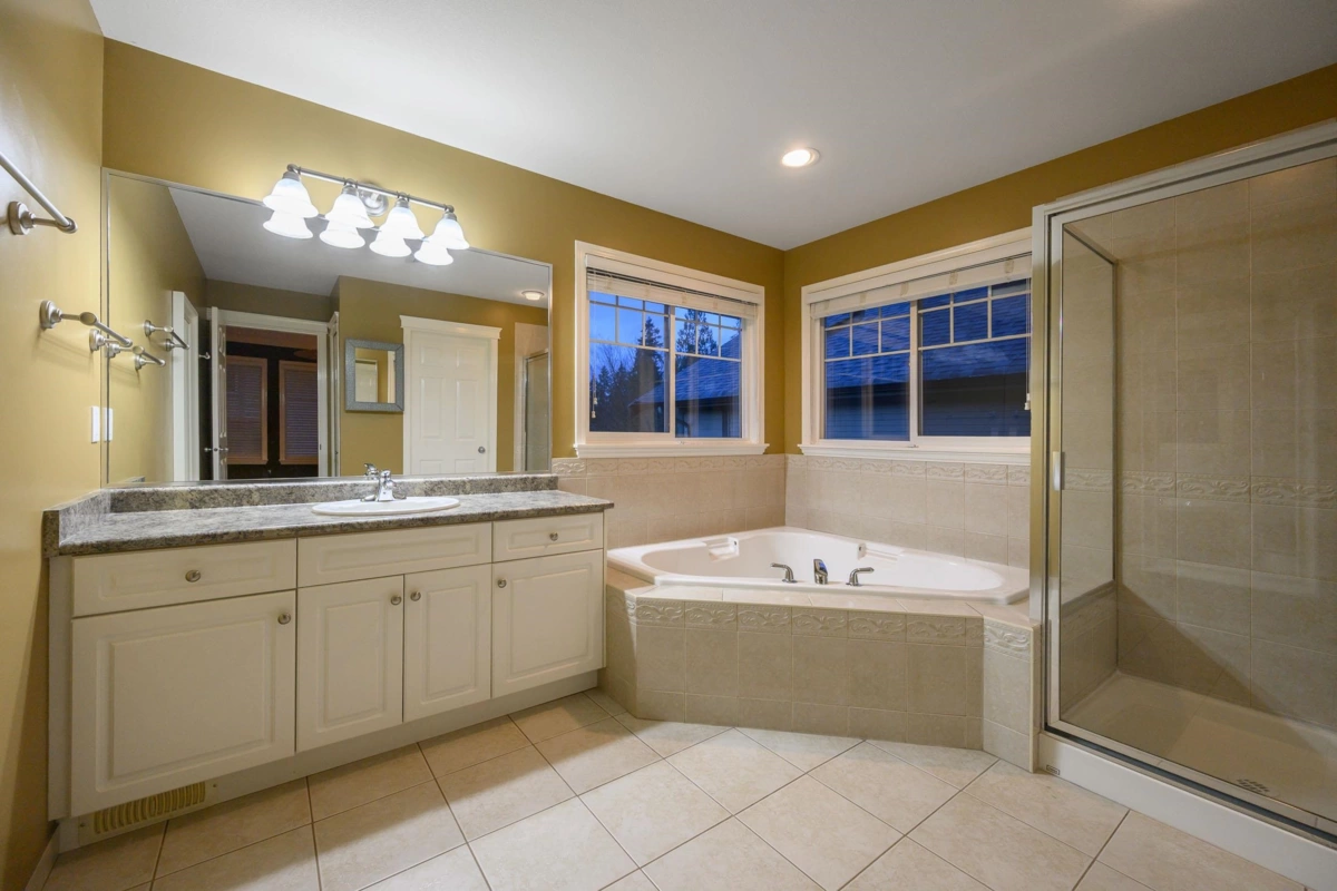 Powder Room Photo of 24270 Mcclure Drive, Maple Ridge, BC