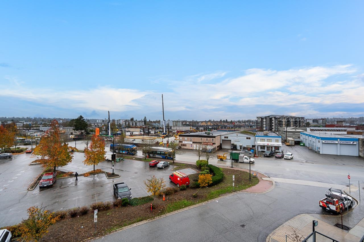 Backyard Photo of 421 20360 Logan Avenue, Langley, BC