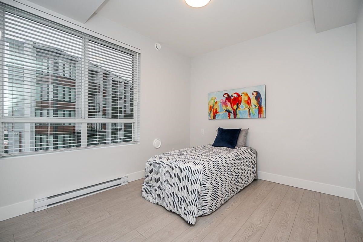 Guest Bathroom Photo of 421 20360 Logan Avenue, Langley, BC