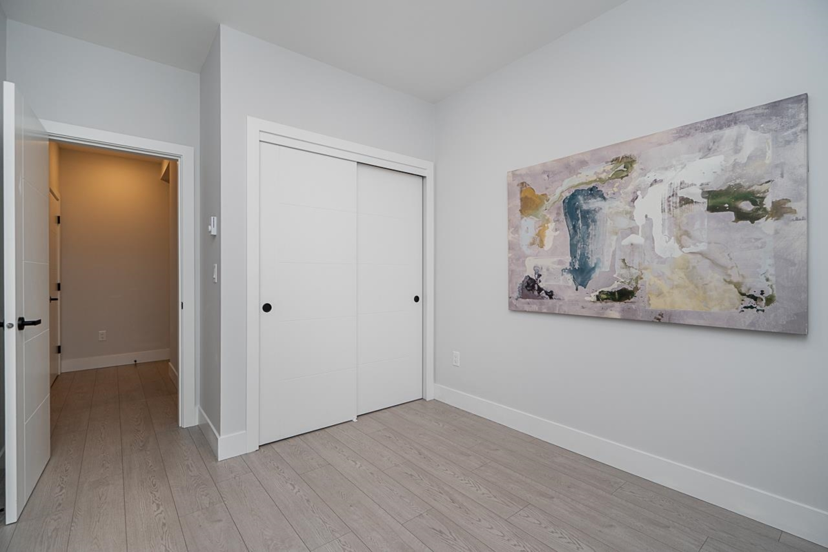 Hallway Photo of 421 20360 Logan Avenue, Langley, BC