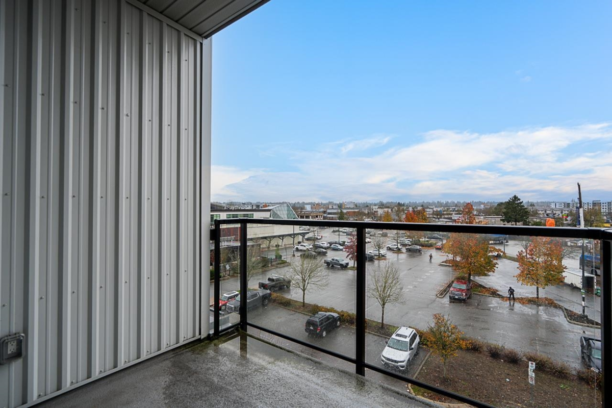 Outdoor Patio Photo of 421 20360 Logan Avenue, Langley, BC