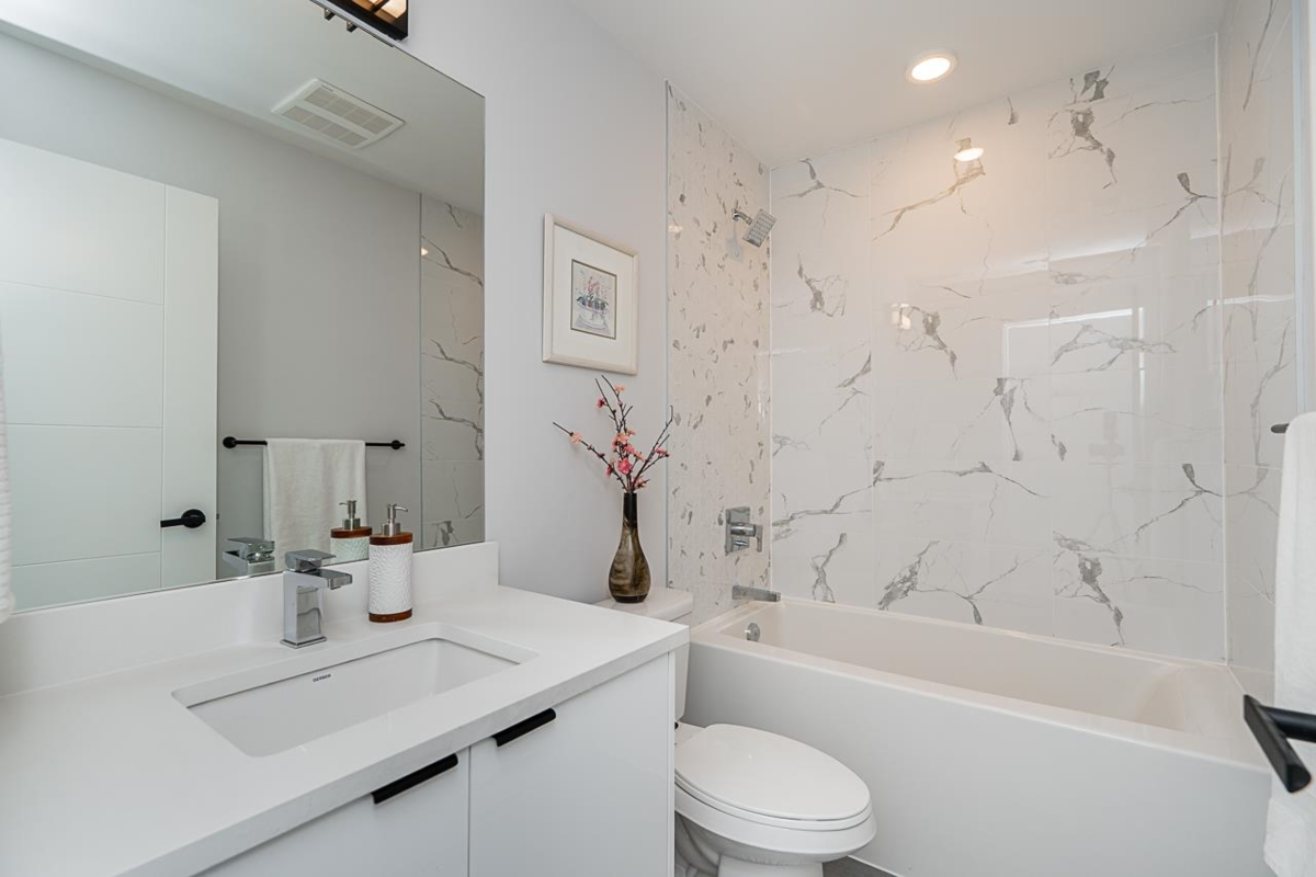 Staircase Photo of 421 20360 Logan Avenue, Langley, BC