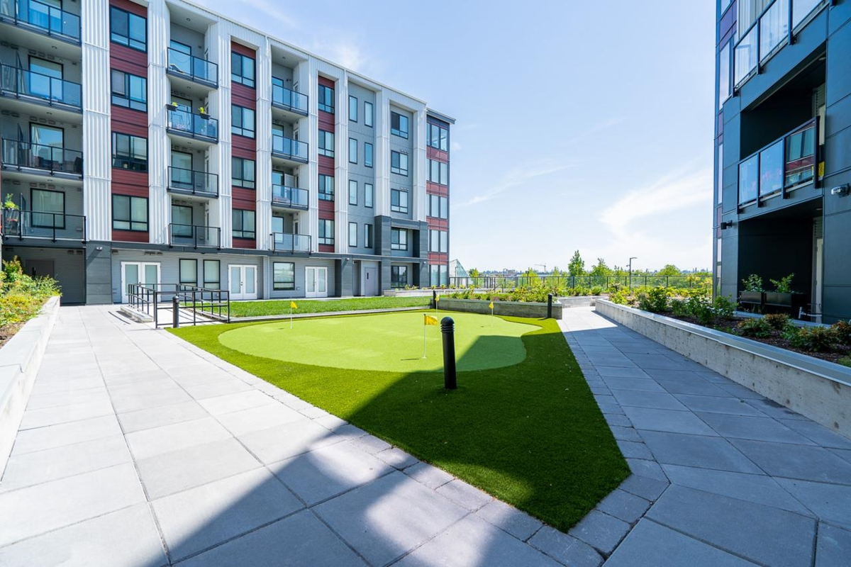 Swimming Pool Photo of 421 20360 Logan Avenue, Langley, BC