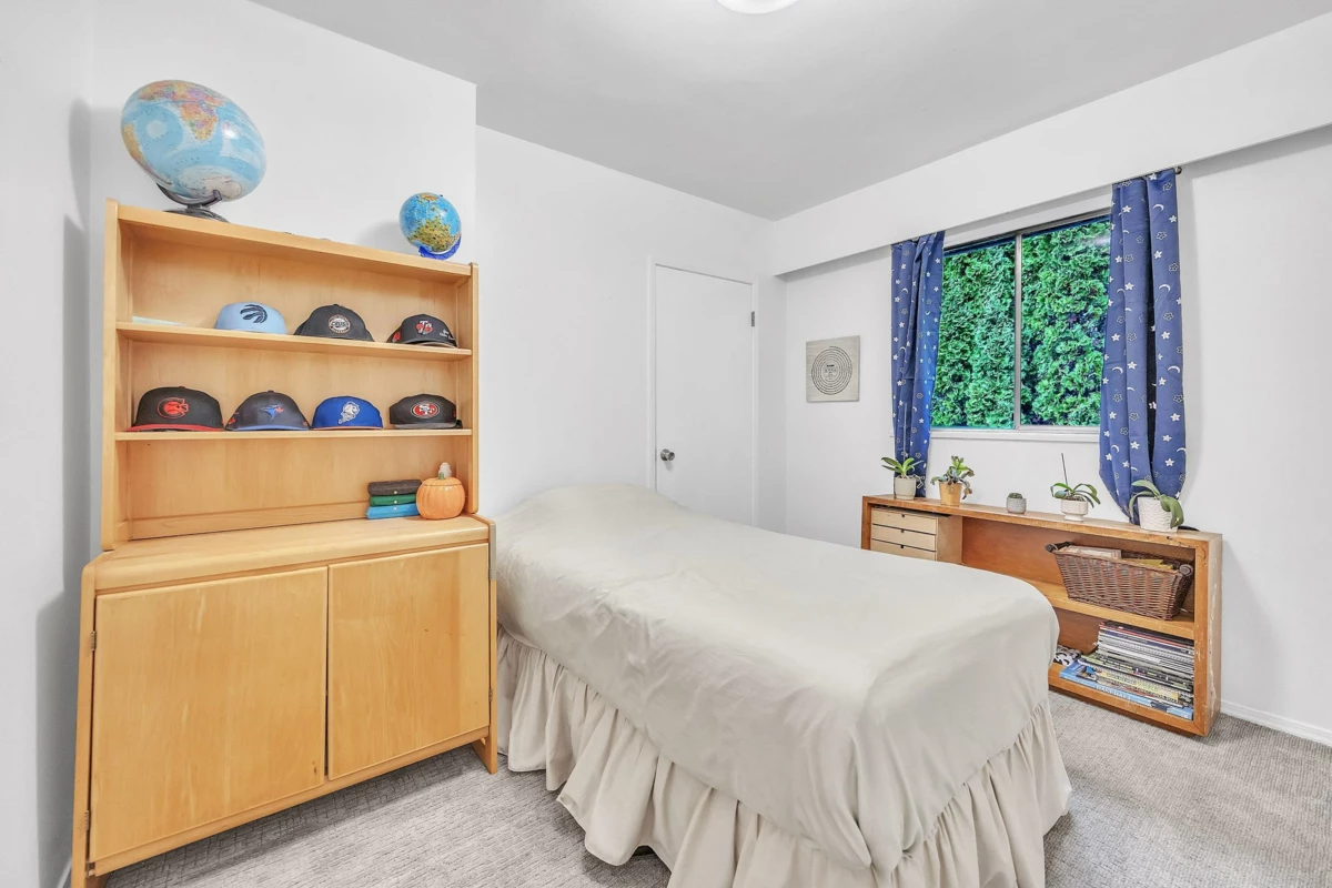 Primary Bathroom Photo of 3296 Institute Road, North Vancouver, BC