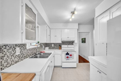 3296 Institute Road, North Vancouver, BC, North Vancouver — Single Family Residence for sale