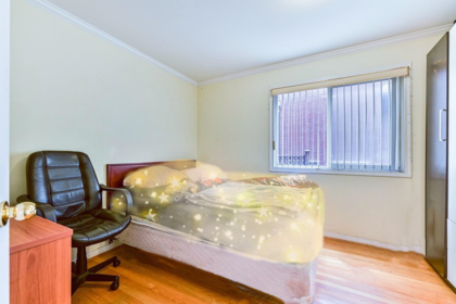 Powder Room Photo of 396 E 49th Avenue, Vancouver, BC