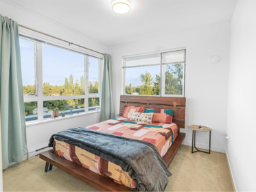 Breakfast Nook Photo of 626 13963 105 Boulevard, Surrey, BC