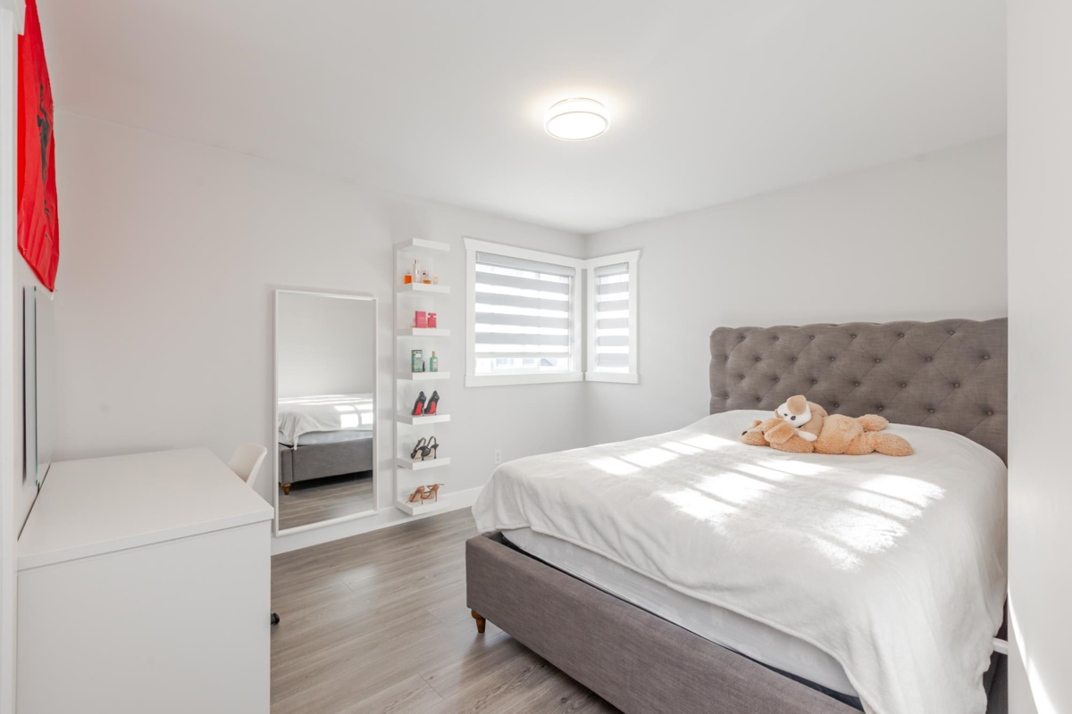 Entry Foyer Photo of 11060 158b Street, Surrey, BC