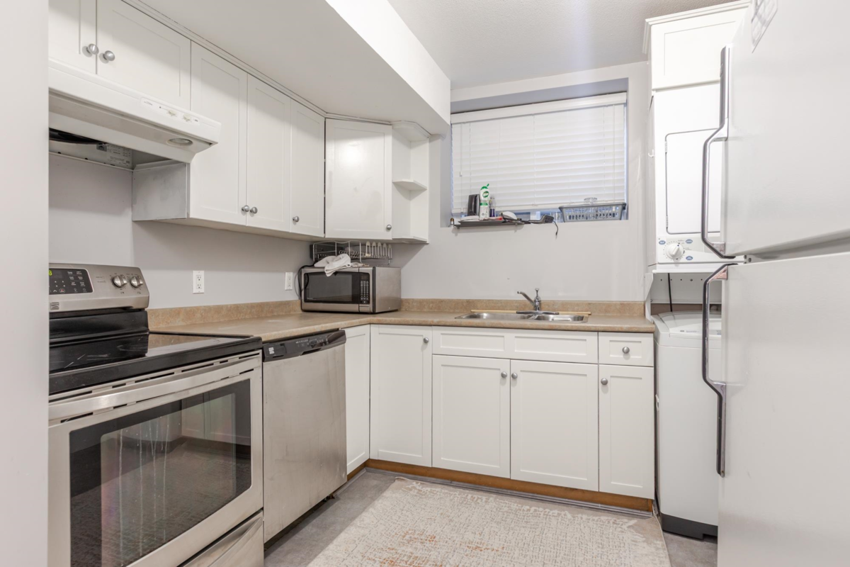 Garden / Landscaping Photo of 11060 158b Street, Surrey, BC