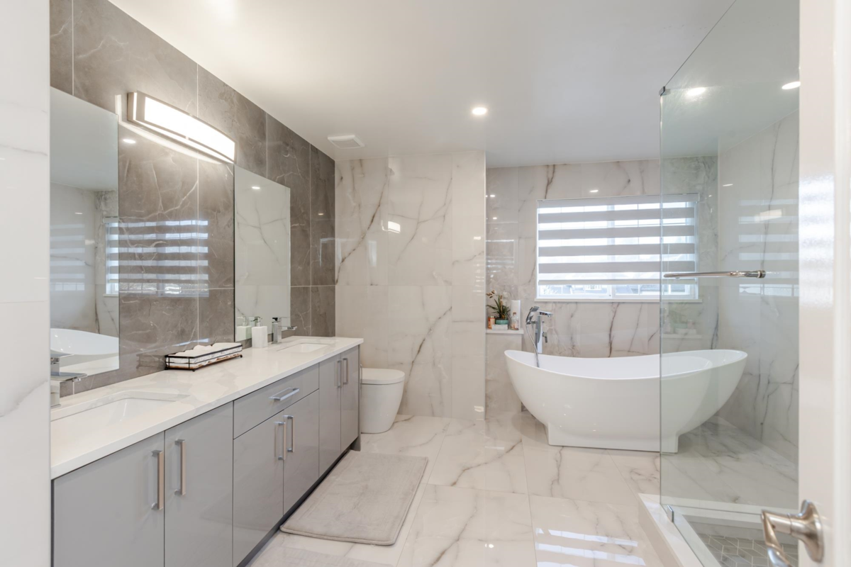 Laundry Room Photo of 11060 158b Street, Surrey, BC