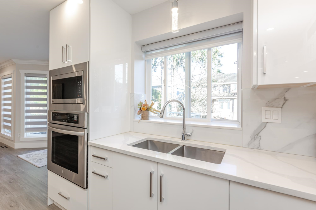 Primary Bathroom Photo of 11060 158b Street, Surrey, BC