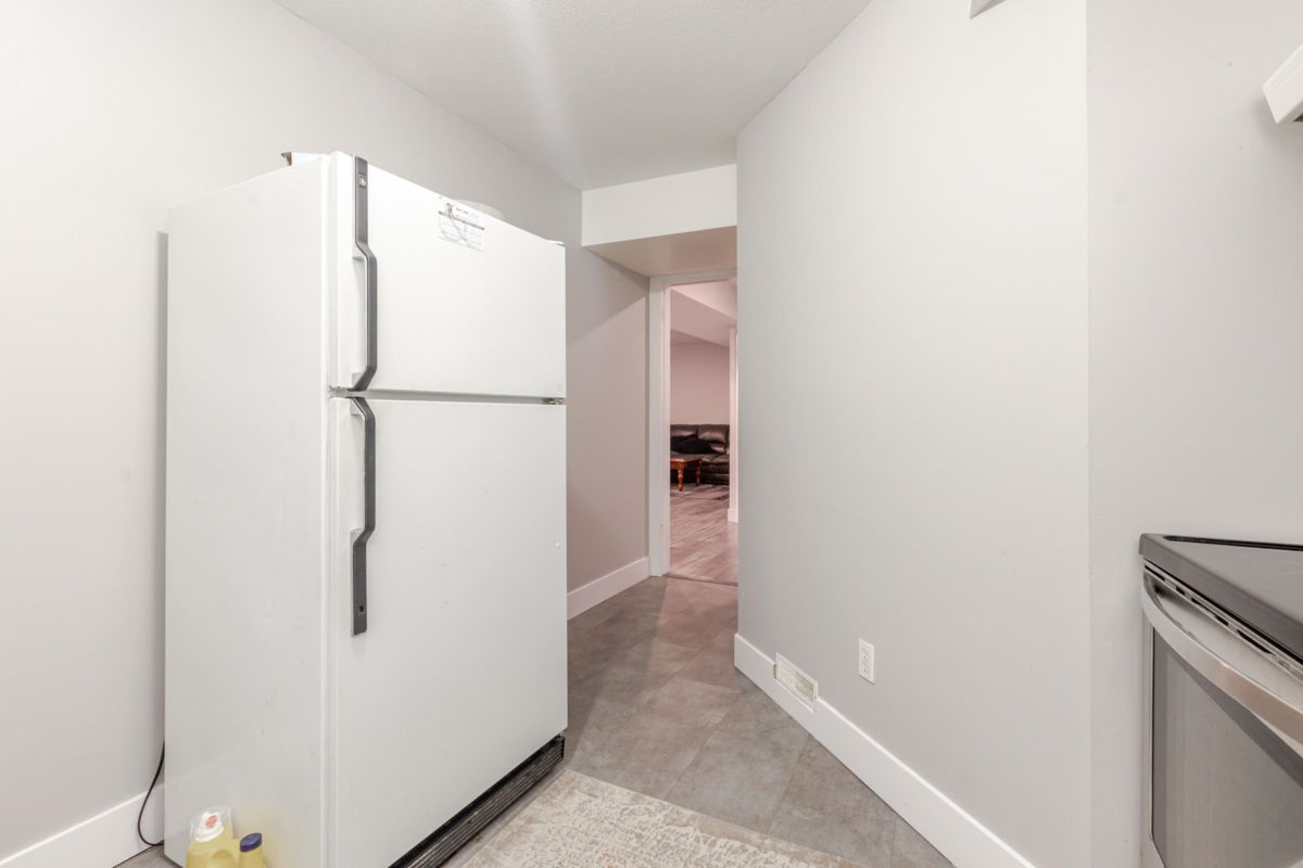 Swimming Pool Photo of 11060 158b Street, Surrey, BC