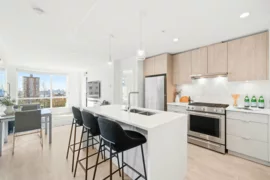 304 108 E 8th Street, North Vancouver, BC