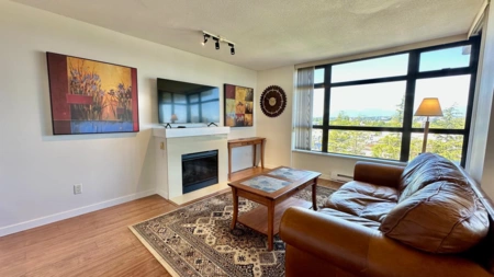 Dining Area Photo of 902 8160 Lansdowne Road, Richmond, BC