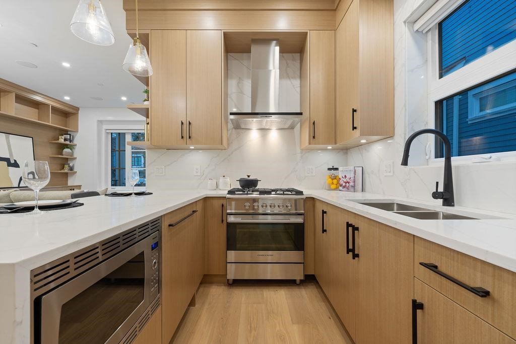 Bedroom 2 Photo of 1 1166 E 11th Avenue, Vancouver, BC