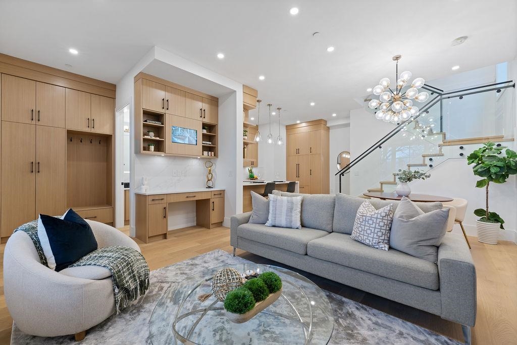 Dining Area Photo of 1 1166 E 11th Avenue, Vancouver, BC