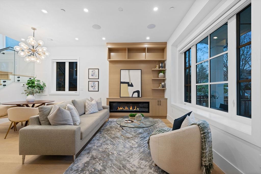 Family Room Photo of 1 1166 E 11th Avenue, Vancouver, BC