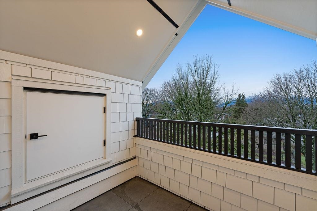 Hot Tub / Spa Photo of 1 1166 E 11th Avenue, Vancouver, BC