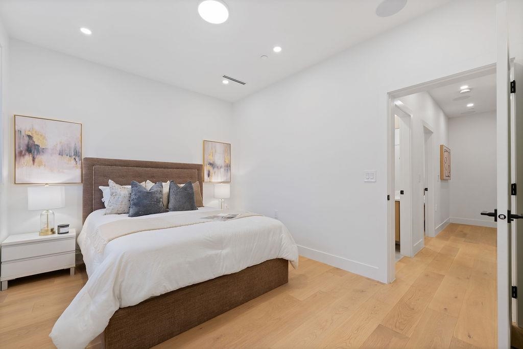 Mudroom Photo of 1 1166 E 11th Avenue, Vancouver, BC