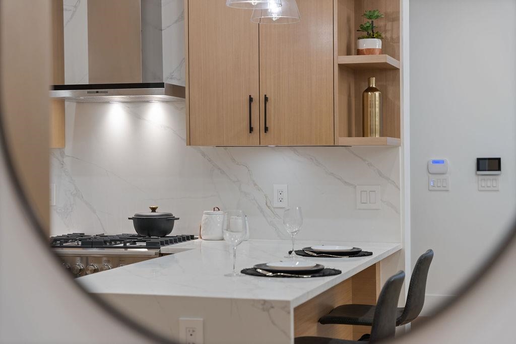 Powder Room Photo of 1 1166 E 11th Avenue, Vancouver, BC