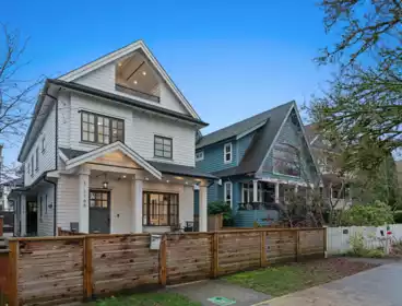 1 1166 E 11th Avenue, Vancouver, BC, Mount Pleasant VE — 4 bed half duplex for sale