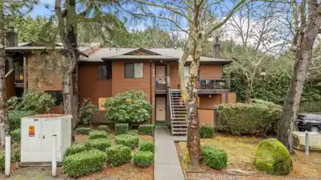 916 10620 150 Street, Surrey, BC, Guildford — 2 bed townhouse for sale