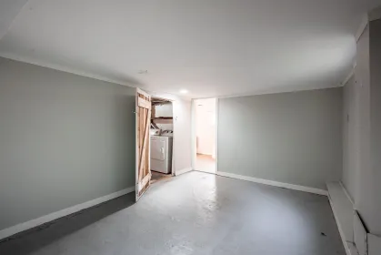 Mudroom Photo of 2336 Rindall Avenue, Port Coquitlam, BC