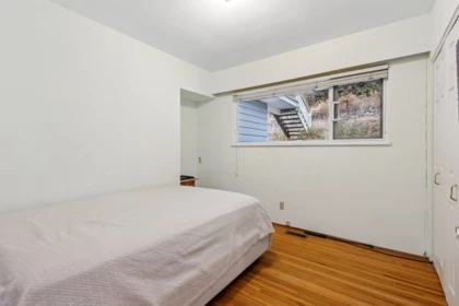 Guest Bathroom Photo of 556 Ballantree Road, West Vancouver, BC