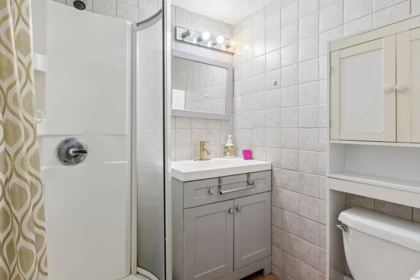 Laundry Room Photo of 556 Ballantree Road, West Vancouver, BC