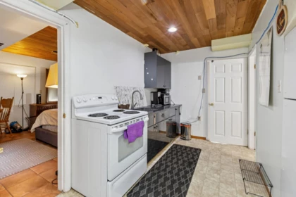 Mudroom Photo of 556 Ballantree Road, West Vancouver, BC