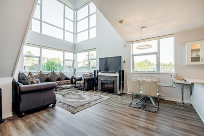 304 2225 Holdom Avenue, Burnaby, BC, Burnaby — Townhouse for sale
