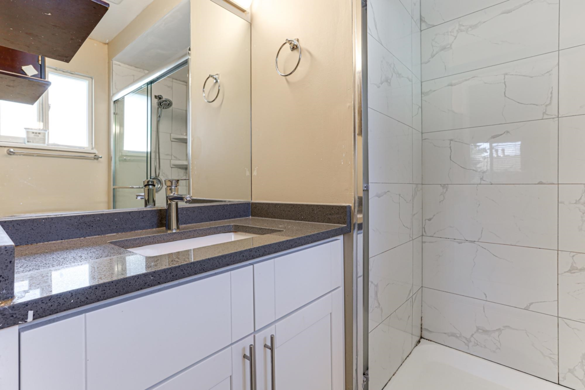 Guest Bathroom Photo of 11160 Barkentine Place, Richmond, BC