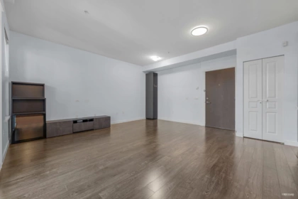 Walk-In Closet Photo of 418 9366 Tomicki Avenue, Richmond, BC