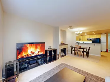 101 9298 University Crescent, Burnaby, BC