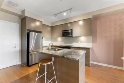 301 6430 194 Street, Surrey, BC, Surrey — Apartment/Condo for sale