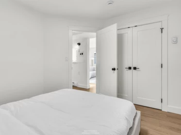 Bedroom 3 Photo of 15383 Columbia Avenue, White Rock, BC