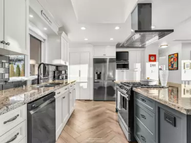 Pantry Photo of 15383 Columbia Avenue, White Rock, BC