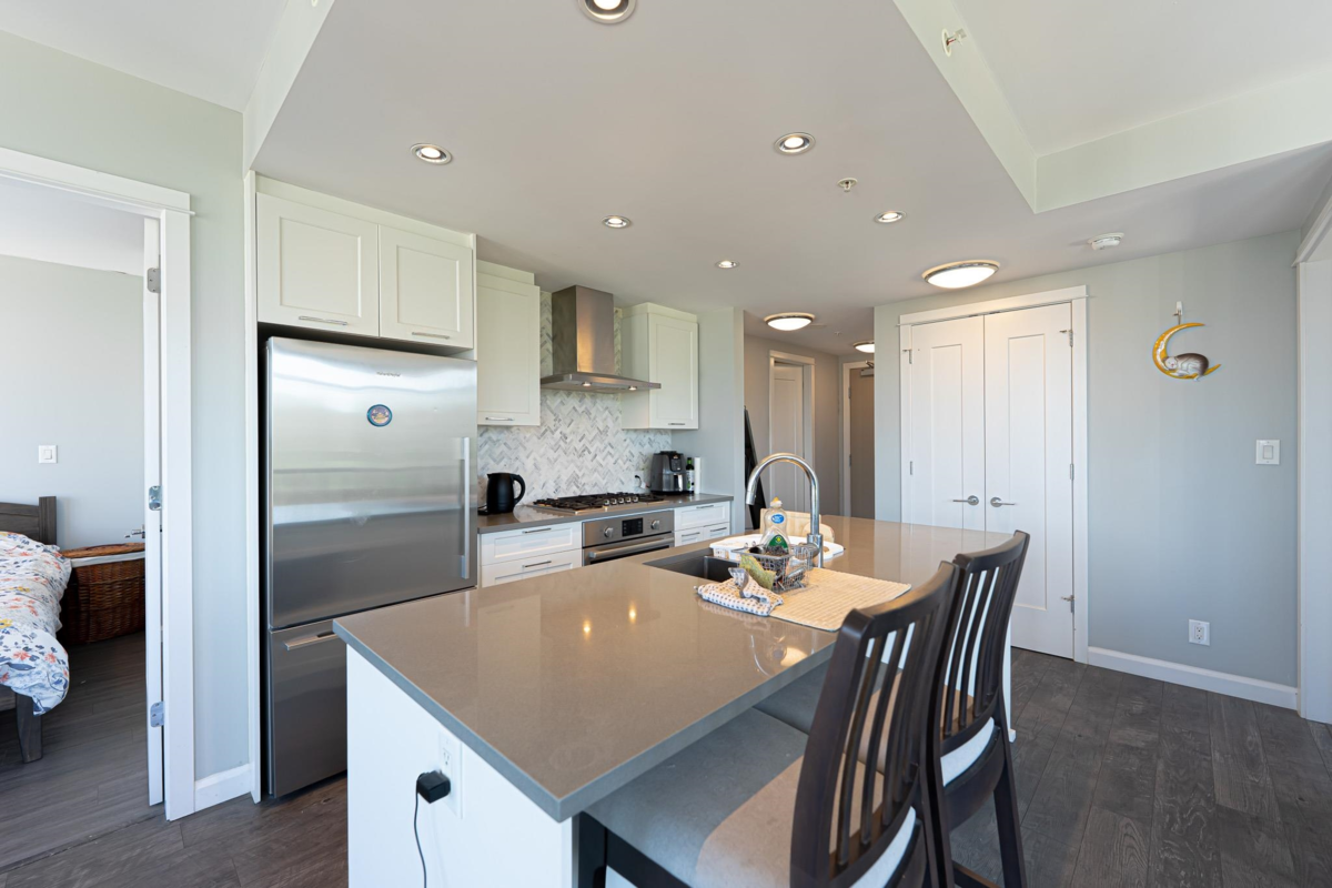 Breakfast Nook Photo of 2105 520 Como Lake Avenue, Coquitlam, BC