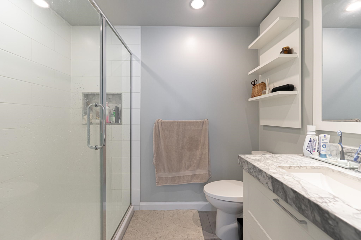 Entry Foyer Photo of 2105 520 Como Lake Avenue, Coquitlam, BC