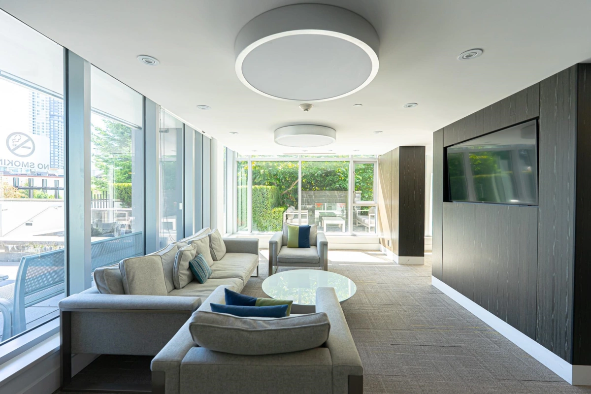 Front Yard Photo of 2105 520 Como Lake Avenue, Coquitlam, BC