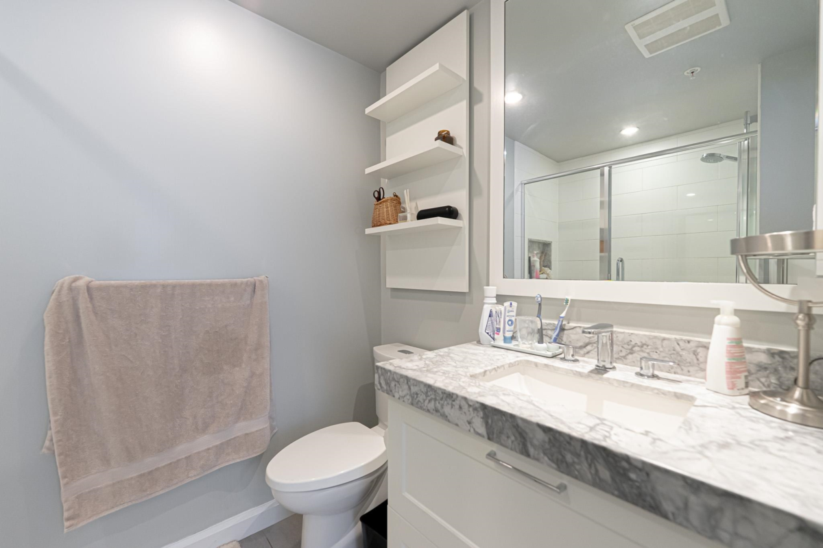 Hallway Photo of 2105 520 Como Lake Avenue, Coquitlam, BC